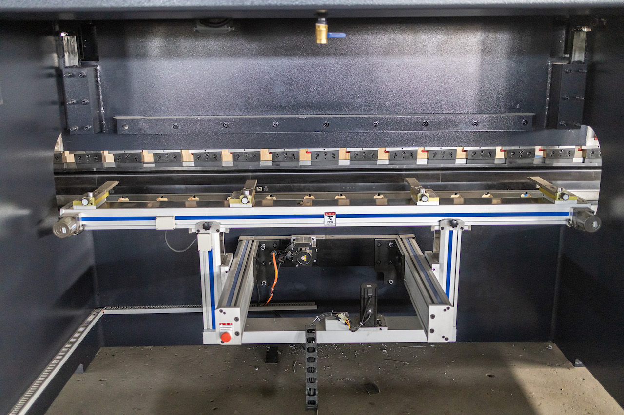 100t hidraulička Cnc kočnica Presa Crowning Cnc Press Brake Delem