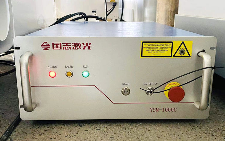 3015 mašina za lasersko rezanje vlakana za brzo rezanje metalnih materijala od 1-6 mm