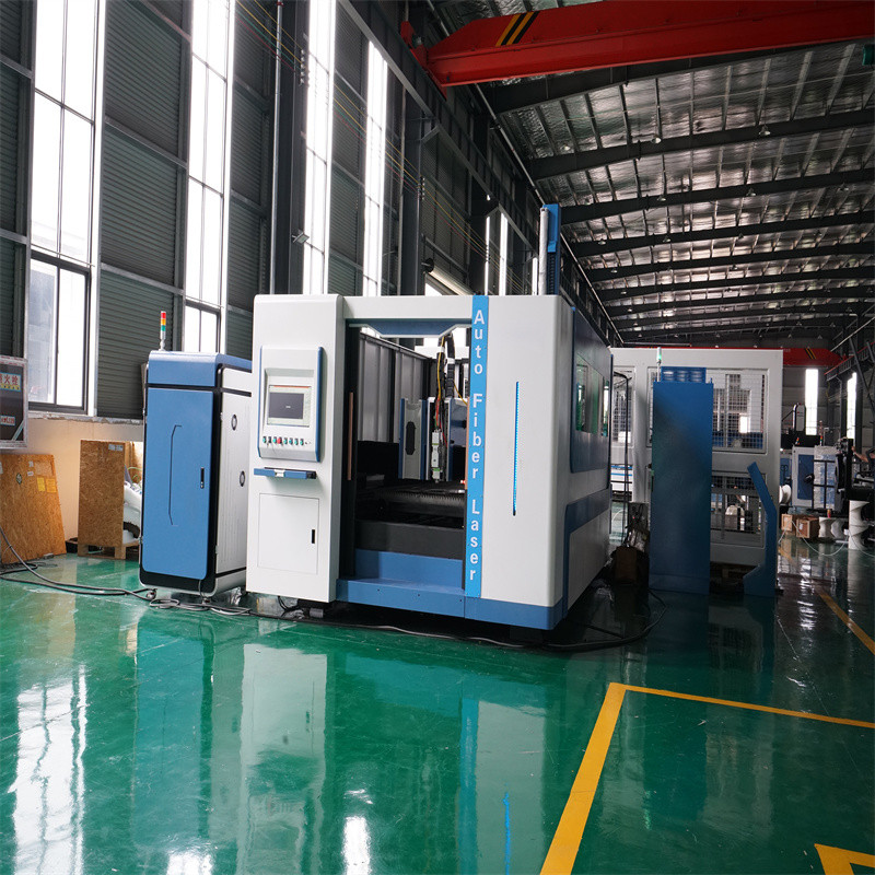 Mašina za lasersko rezanje vlakana za industrijski rezač metalnog lima debljine 1-30 mm