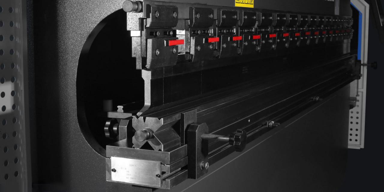 Wc67 Hidraulična presa kočnica / CNC pres mašina za savijanje / mašina za savijanje ploča Kina